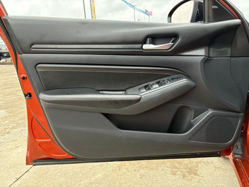 Used 2021 Nissan Altima 2.5 SR w/ SR Premium Package FWD image 8