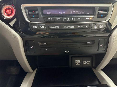 Used 2020 Honda Pilot Touring image 21
