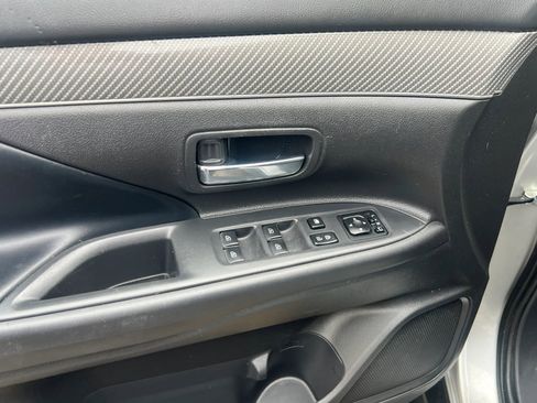 Used 2019 Mitsubishi Outlander SEL FWD image 12