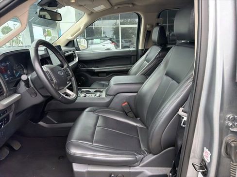 Used 2024 Ford Expedition Max XLT image 7