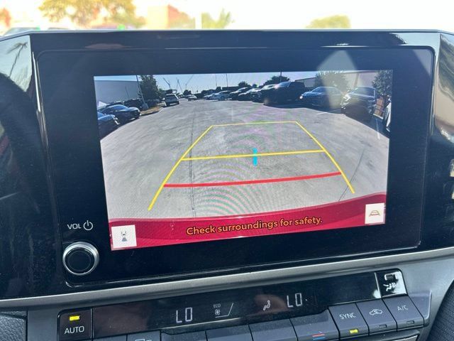 Used 2025 Toyota Camry SE FWD image 14