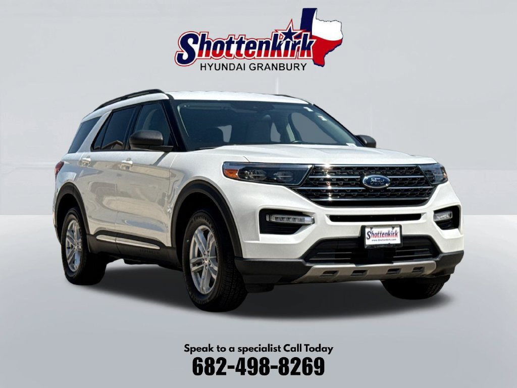 Used 2023 Ford Explorer XLT w/ Equipment Group 202A AWD/4WD image 3