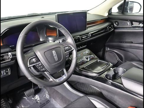 Used 2022 Lincoln Nautilus Reserve w/ Equipment Group 201A AWD/4WD image 6
