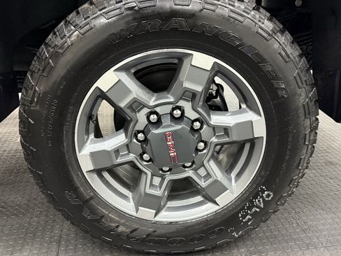 New 2026 GMC Sierra 2500 SLT image 11