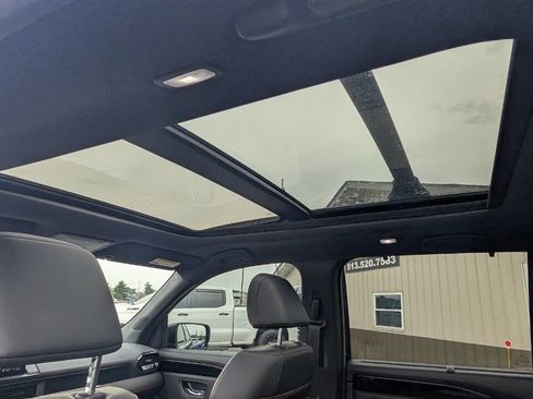 Used 2025 Honda Pilot TrailSport image 31