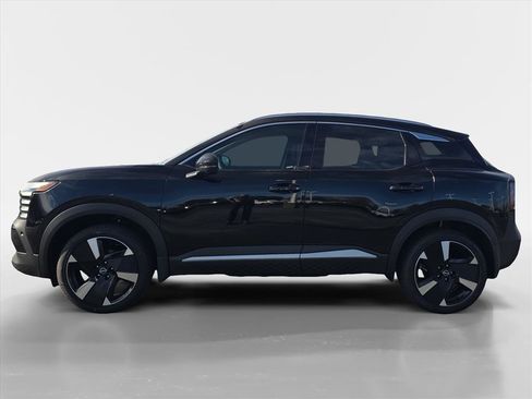 New 2026 Nissan Kicks SR w/ SR Premium Package AWD/4WD image 2