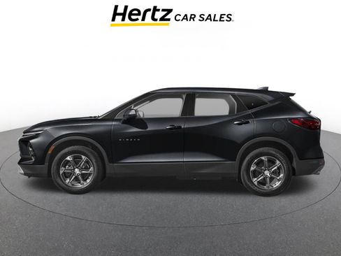 Used 2025 Chevrolet Blazer LT FWD image 3