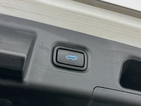 Used 2023 Hyundai Santa Fe SEL Premium image 32