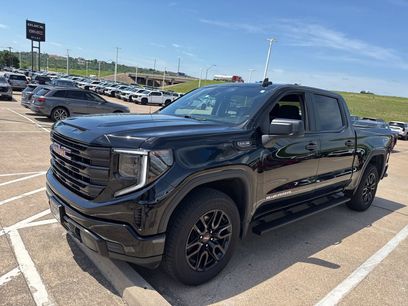 Used 2025 GMC Sierra 1500 Pro w/ Graphite Edition