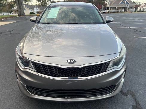 Used 2017 Kia Optima LX image 3
