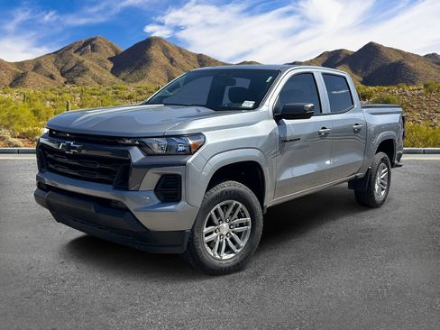 Certified 2026 Chevrolet Colorado LT RWD image 2
