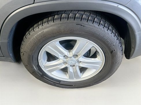 Used 2020 Chevrolet Trax LT image 11