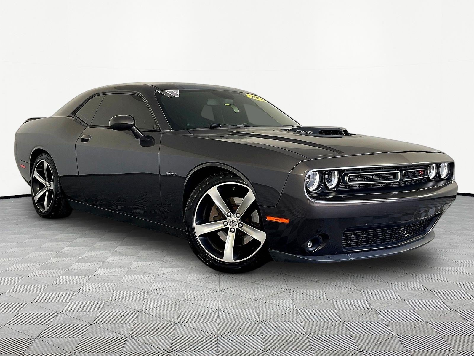 Used 2017 Dodge Challenger R/T Plus RWD image 3