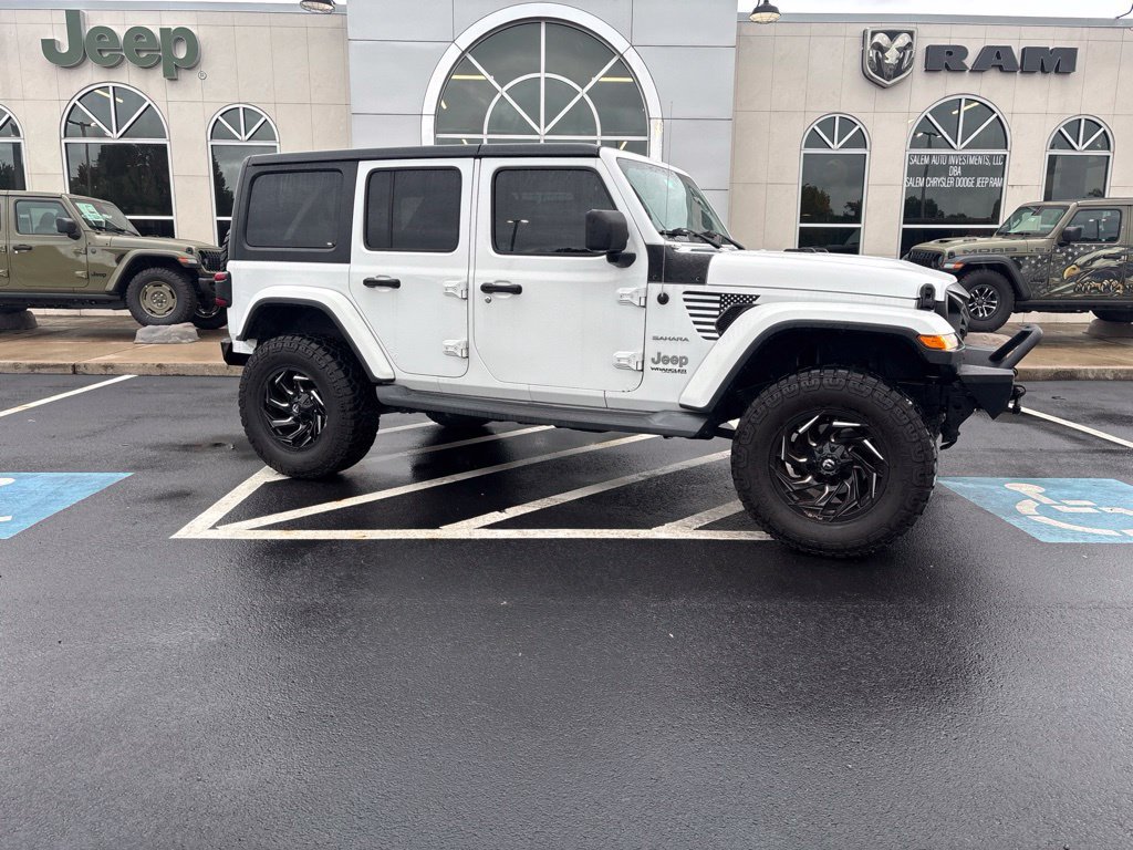 Used 2018 Jeep Wrangler Unlimited Sahara w/ Cold Weather Group AWD/4WD image 2