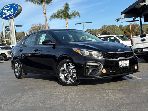 Used 2020 Kia Forte LXS FWD image 2