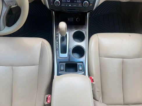 Used 2013 Nissan Altima 2.5 SL w/ Technology Pkg FWD image 16