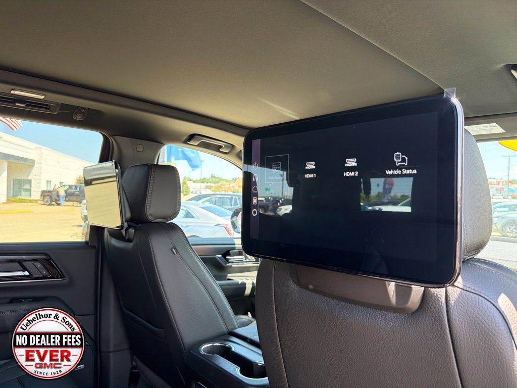 New 2026 GMC Yukon Denali w/ Denali Reserve Package AWD/4WD image 8