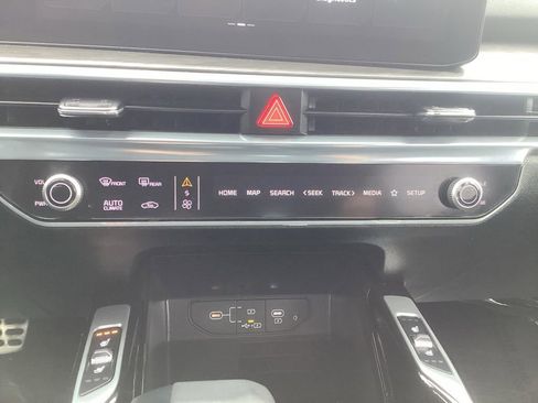 Used 2025 Kia Sorento SX Prestige AWD/4WD image 24