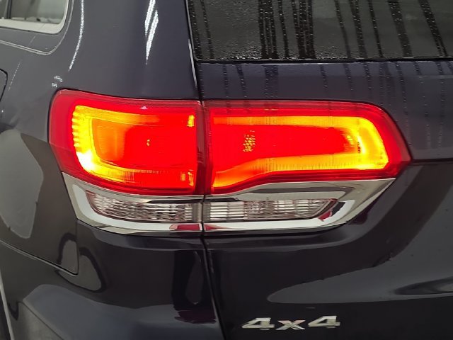 Used 2017 Jeep Grand Cherokee Limited AWD/4WD image 32