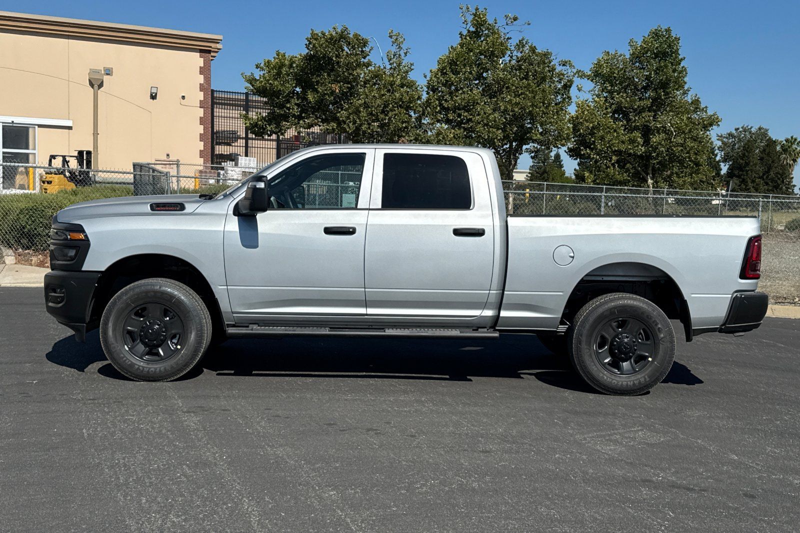 New 2026 RAM 3500 Tradesman AWD/4WD image 6