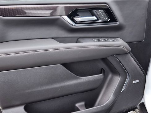 New 2026 GMC Yukon Elevation image 12