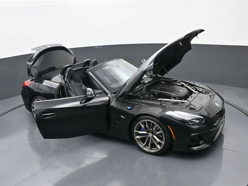 Used 2023 BMW Z4 M40i w/ Premium Package image 35