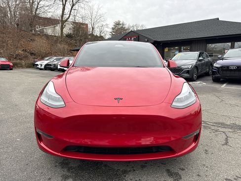 Used 2022 Tesla Model Y Performance image 8