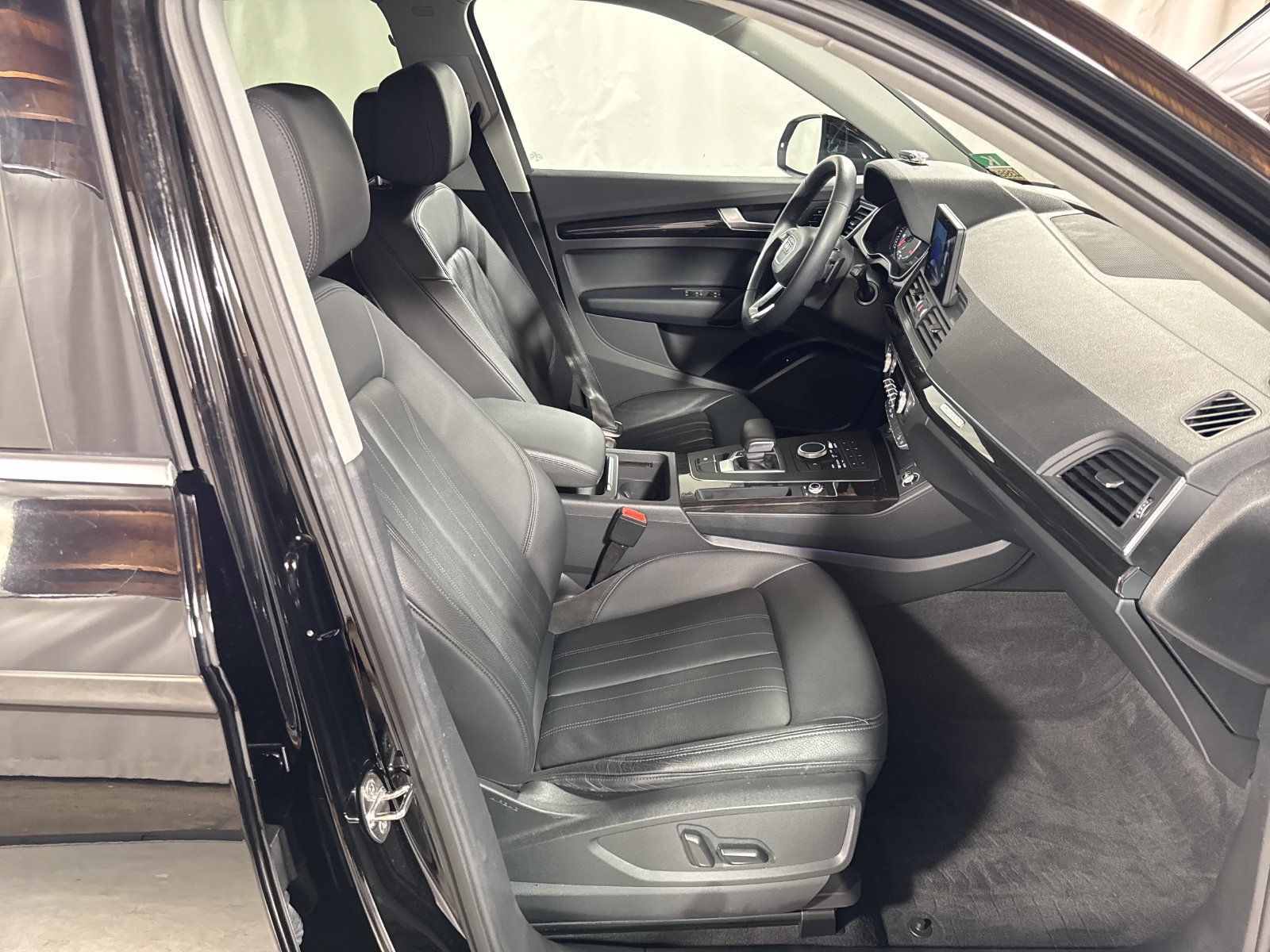 Used 2019 Audi Q5 2.0T Premium w/ Convenience Package AWD/4WD image 28