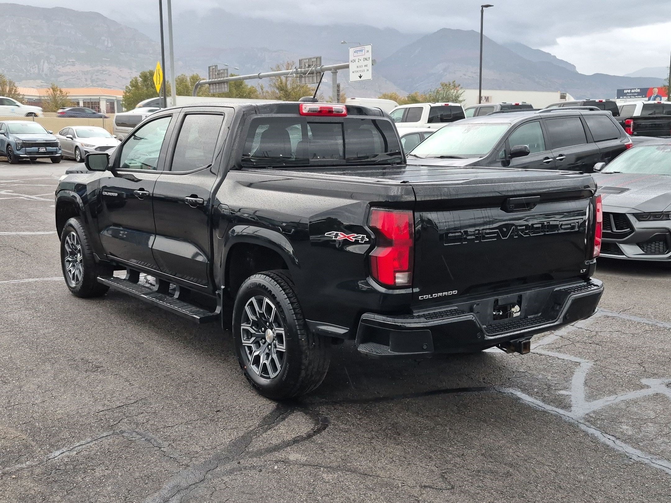Used 2024 Chevrolet Colorado LT w/ LT Convenience Package III AWD/4WD image 9
