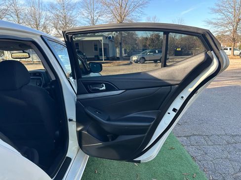 Used 2017 Nissan Maxima 3.5 S image 16