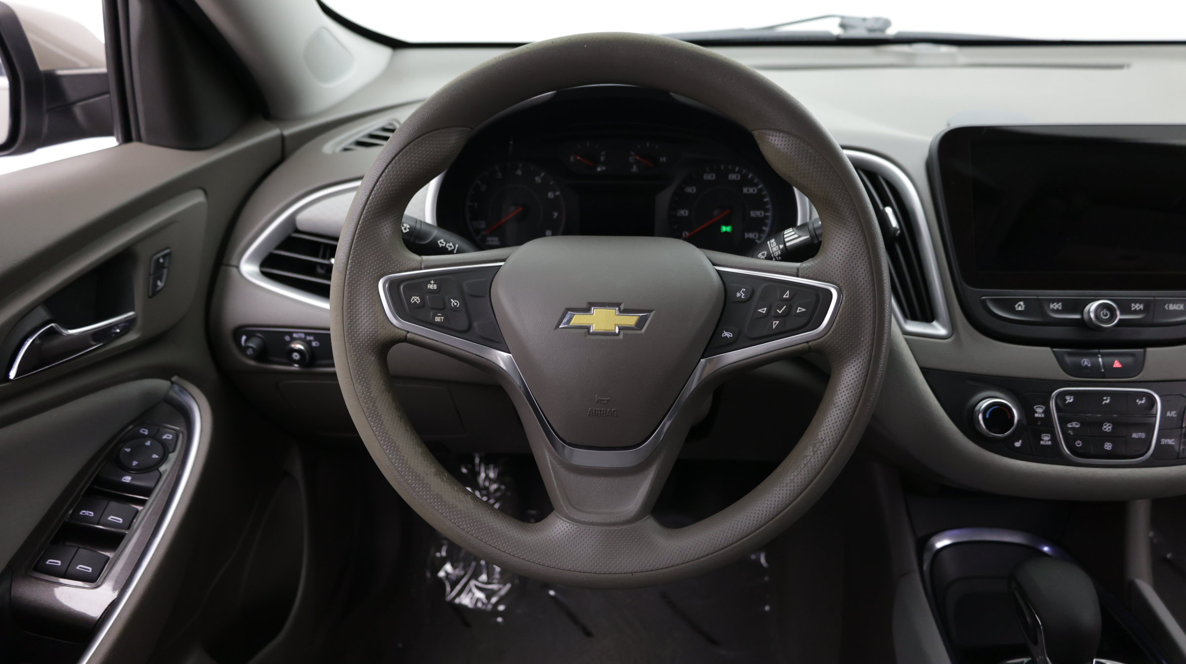 Used 2022 Chevrolet Malibu LT FWD image 28