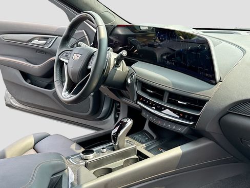 Used 2025 Cadillac CT5 V w/ Technology Package AWD/4WD image 5