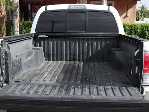 Used 2016 Toyota Tacoma TRD Off-Road w/ Towing Package image 8