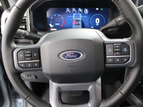 New 2026 Ford F250 Lariat w/ Black Appearance Package AWD/4WD image 36