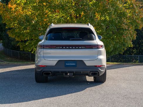 Certified 2024 Porsche Cayenne image 6