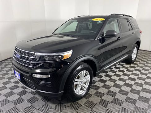 Used 2021 Ford Explorer XLT w/ Equipment Group 202A image 11