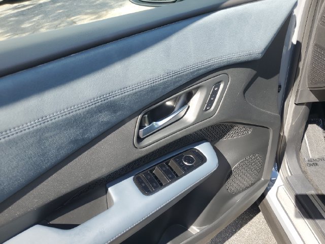 Used 2023 Nissan Ariya AWD/4WD image 12