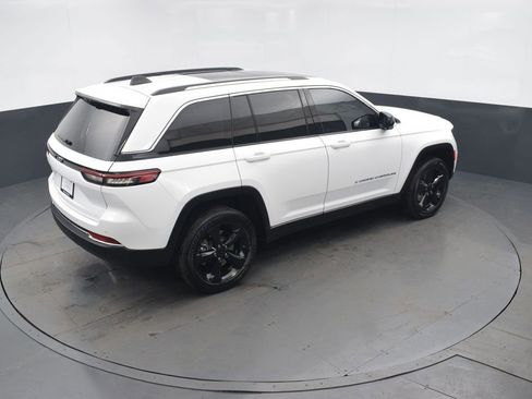 Used 2023 Jeep Grand Cherokee 4WD 4xe w/ Luxury Tech Group II image 48