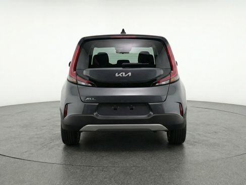 Used 2025 Kia Soul LX w/ LX Technology Package FWD image 7