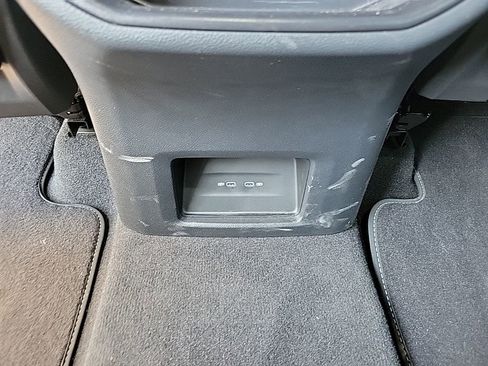 Used 2024 Volkswagen Atlas Cross Sport SE image 15