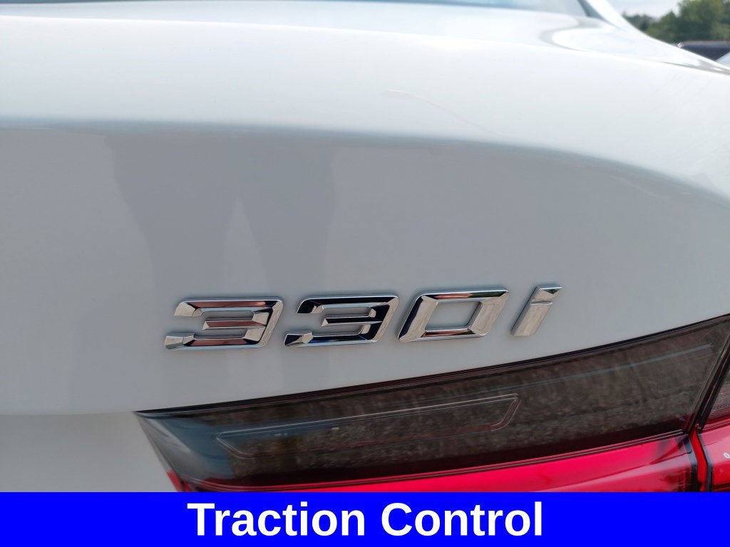 Used 2026 BMW 330i xDrive Sedan w/ Premium Package AWD/4WD image 21