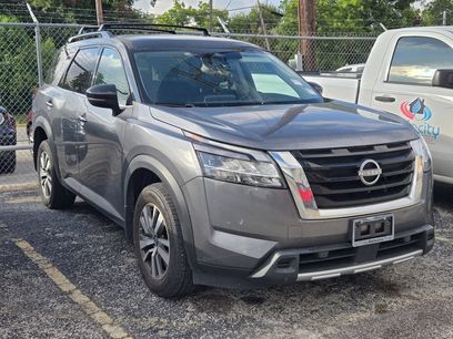 Used 2023 Nissan Pathfinder SL