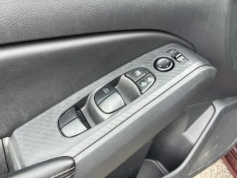 Used 2024 Nissan Altima 2.5 SV w/ SV Premium Package FWD image 13