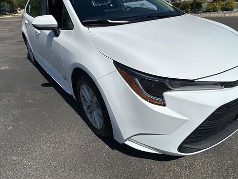 Used 2026 Toyota Corolla LE w/ LE Premium Package FWD image 8
