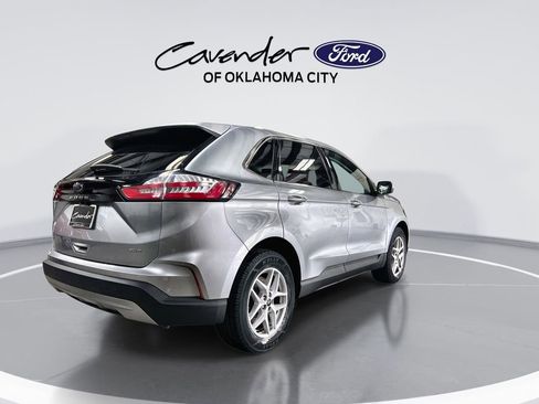 Used 2024 Ford Edge SEL image 8