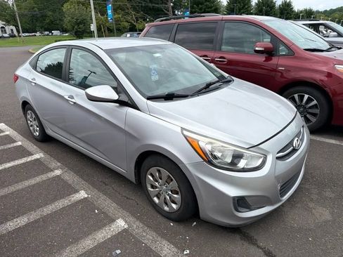 Used 2016 Hyundai Accent SE FWD image 14