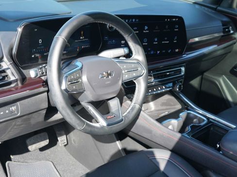 Used 2025 Chevrolet Traverse Z71 AWD/4WD image 7