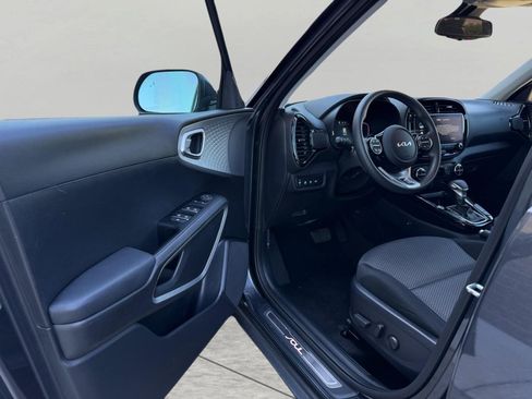 Used 2023 Kia Soul S FWD image 19