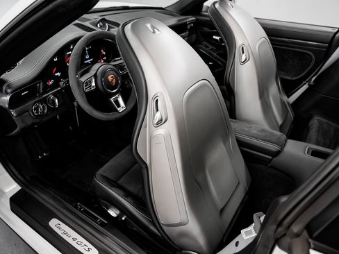 Used 2019 Porsche 911 Targa 4 GTS w/ GTS Interior Package AWD/4WD image 22