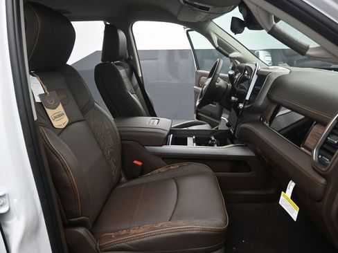 New 2026 RAM 2500 Limited AWD/4WD image 16